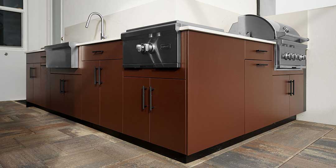 Modern mocha black outdoor kitchen